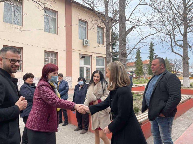 Дани Каназирева и кандидати за народни представители се срещнаха с жители на община Стамболийски